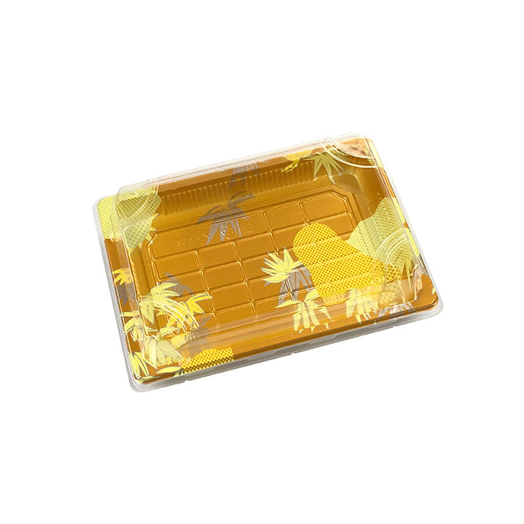 Feuille de pin doré