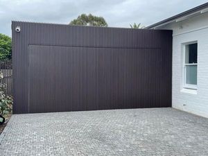 Màu đen bằng gỗ màu nhôm vô hình lưới tản nhiệt cửa nhà để xe dọc slat nướng cổng hàng rào Ốp cửa nhà để xe tự động - Product Image 3