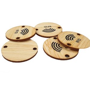 Carte personalizzate eco-friendly RFID di bambù per la chiave dell'hotel e il programma di appartenenza interfaccia di comunicazione NFC 13.56MHz frequenza - Product Image 3