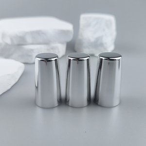 C15S132 parlak gümüş fabrika doğrudan kaynak cam şişe tırnak yağı kapağı kozmetik kullanım yedek kapak 15/415 kap - Product Image 2