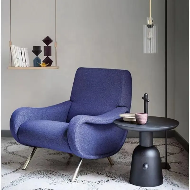 Chaise de salon décontractée moderne de style design personnalisée Fauteuil en tissu velours avec pied en acier inoxydable et cadre en bois