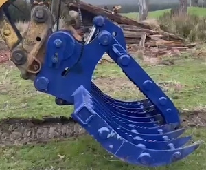 Hydraulische Hark Met Duim Voor Hitachi-Graafmachine Ex220, 2000 Mm Breed 1200 Mm Hoog Plus Oren - Product Image 1