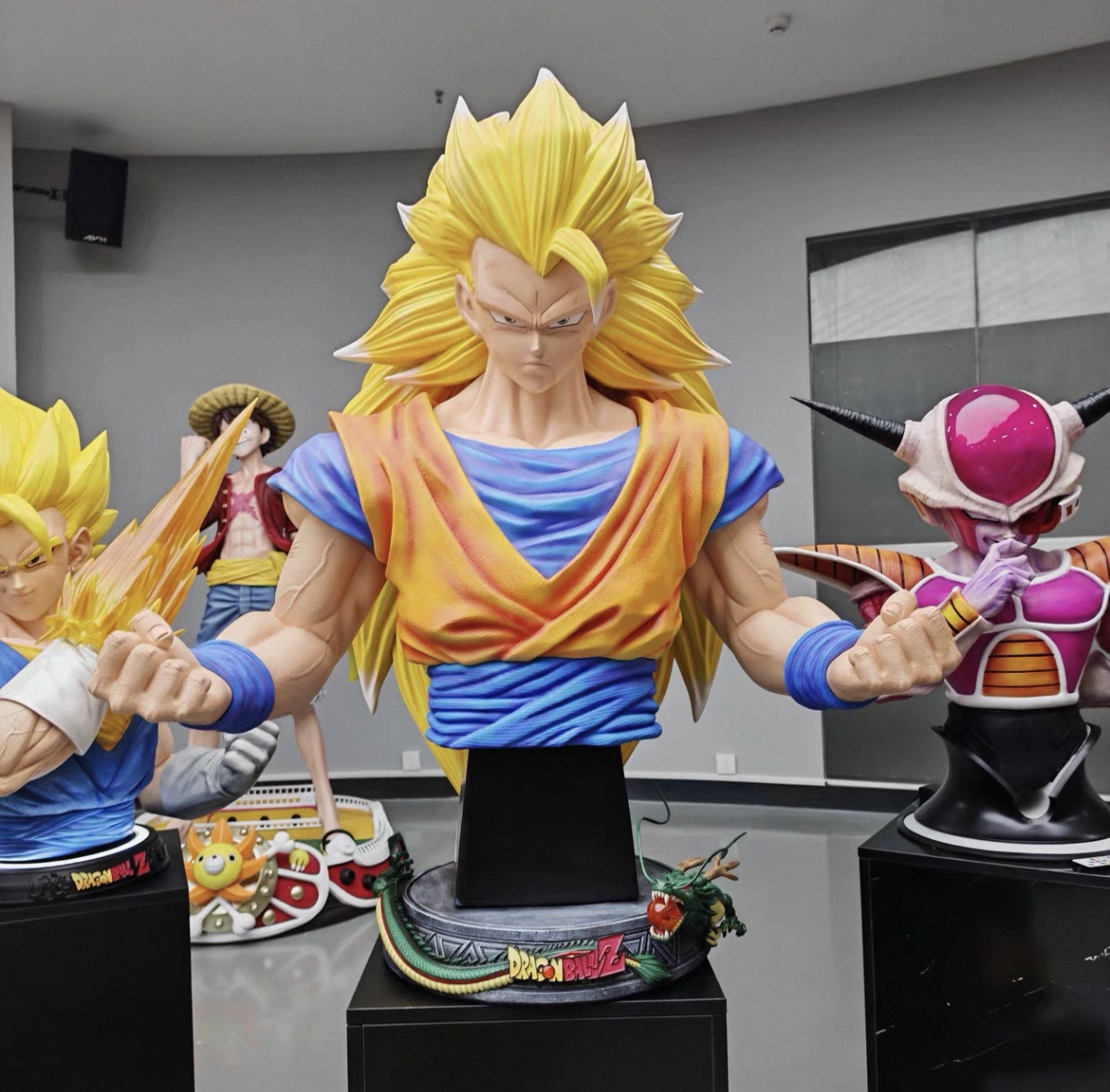 Buste Goku SSJ3 de 110 cm