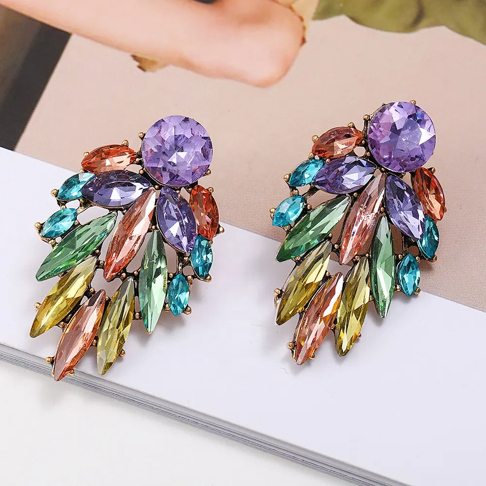 2024 magnifique luxe Multi couleur verre cristal boucles d'oreilles fantaisie vente chaude oreilles pour femmes fille fête bijoux