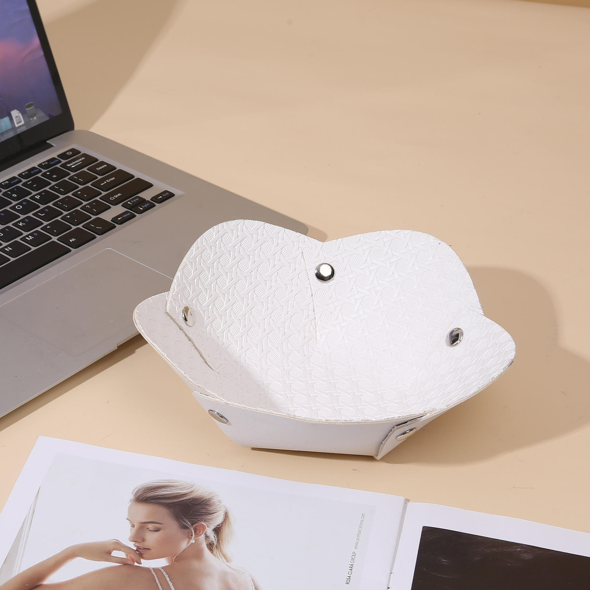 Motif floral tissé blanc