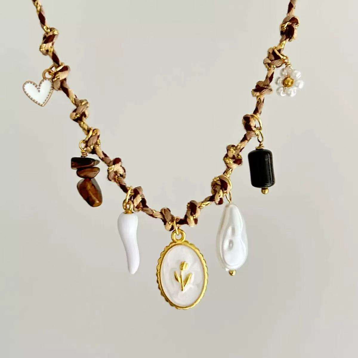 สีน้ำตาล