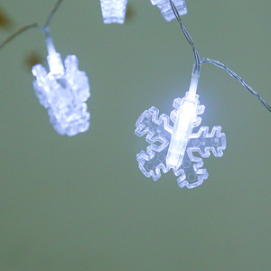 <strong>Snowflake</strong> <strong>LED</strong> Photo Clips <strong>String</strong> Lights Battery Operated Fairy <strong>String</strong> Lights with Clips for Hanging Pictures Cards Artwork - Product Image 4