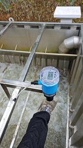 Sensor de piscina de agua ultrasónico Rs485 4-20ma Salida Instalación superior Sensor de nivel sólido de nivel de líquido - Product Image 6