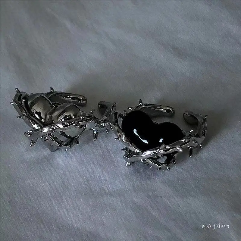 La più nuova moda creativa Punk Gothic spine Love Heart Rings anelli aperti Vintage per le donne gioielli per feste Y2k accessori in lega