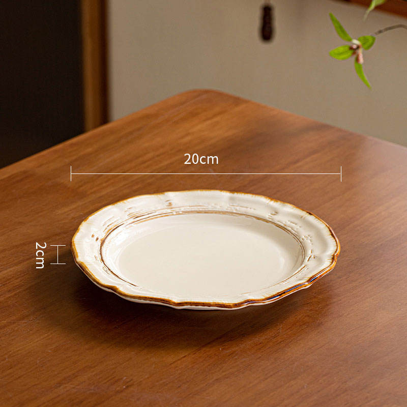 Plato blanco poco profundo de 8 pulgadas, cocido al horno hasta Roma.