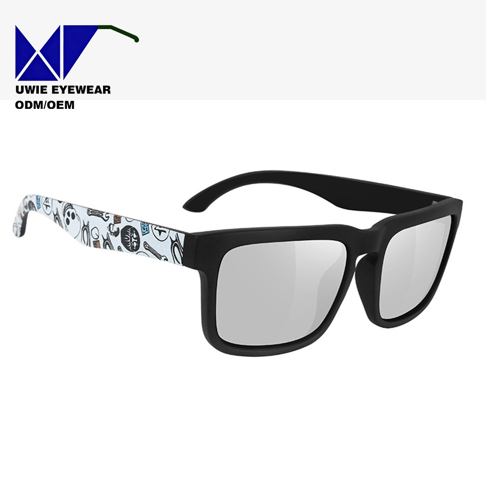 C13 White