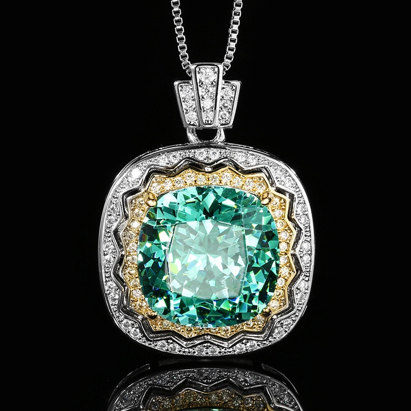 Bird's Nest cut Parra green pendant with chain
