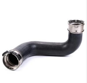 日産NP300 NAVARA (D40) 2.5dCi用14463-5X04B用工場在庫エンジンインタークーラーホースラバーエアインテークターボホース - Product Image 1