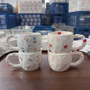 手作りセラミックコーヒーカップ不規則なツイストハンドルカラフルなハートストライプパターン朝食アフタヌーンティーラテカップ - Product Image 5