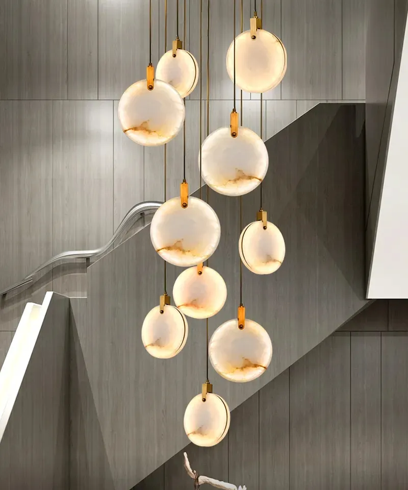 Candelabro LED moderno, luz colgante agrupada, lámpara colgante, lámpara colgante de mármol, alabastro, escalera larga, candelabro para sala de estar