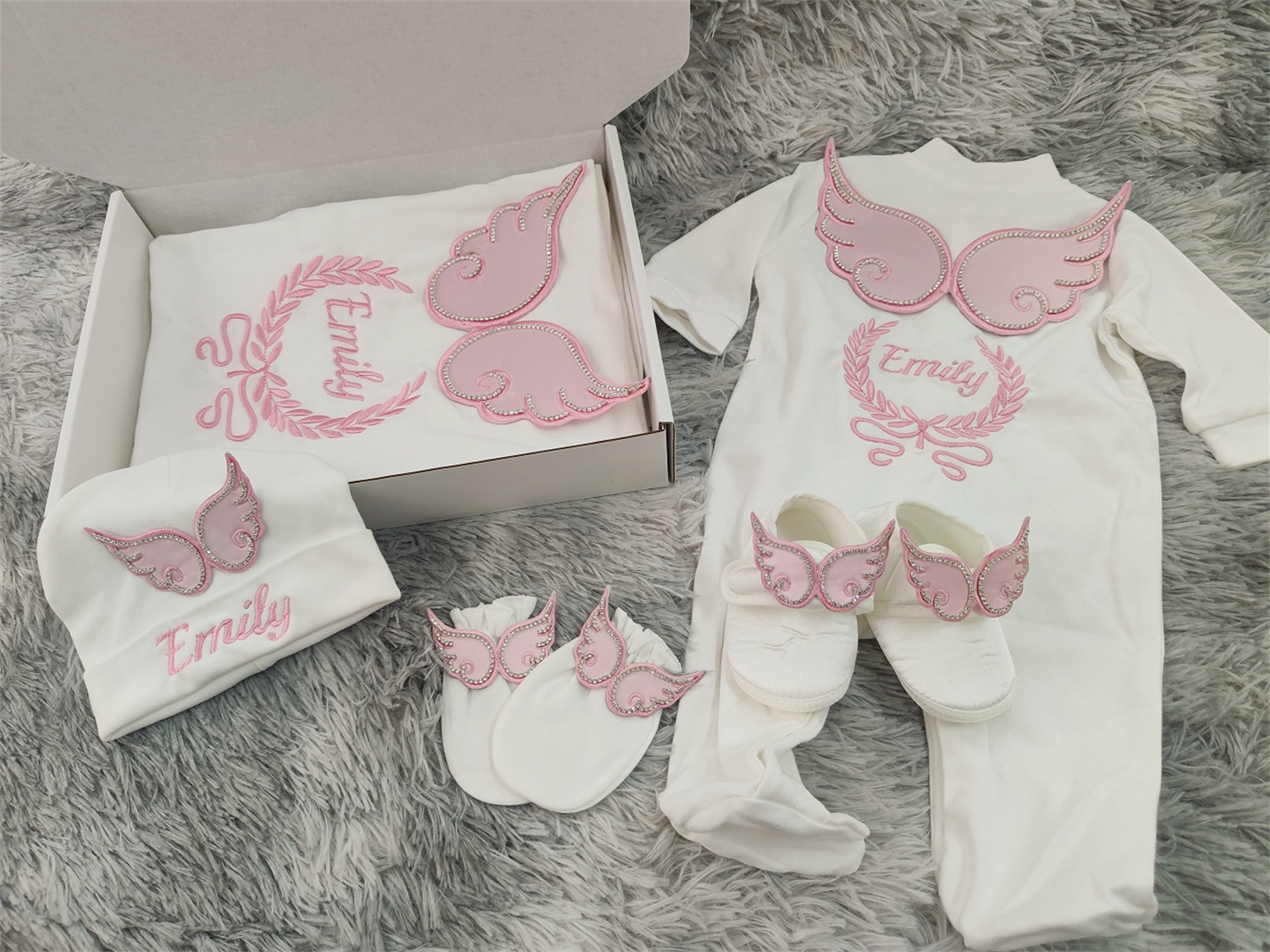 Pink wings(with no custom)
