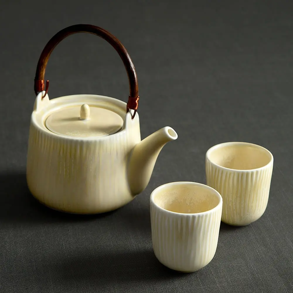 Juego de tazas y tetera de cerámica para restaurante, juego de tazas de porcelana colorida única de estilo japonés, venta directa de fábrica, venta al por mayor