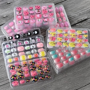 <strong>1</strong> Box Kids Press on Nails Children Christmas Gift Fake Nails <strong>Tips</strong> Girls Full Cover Short False Fingernails Festival Nail Decor - Product Image 4