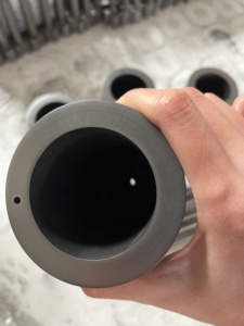 用于珠宝和金银熔炉的高纯等静压石墨坩埚 - Product Image 2