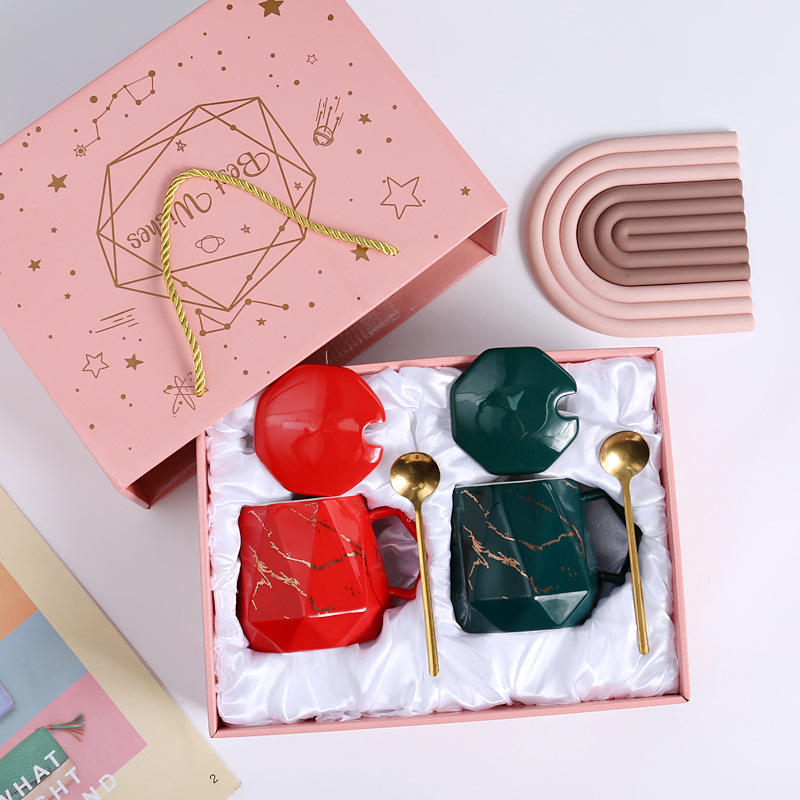 ถ้วยเพชรลายสายฟ้าช้อนสีแดงและสีเขียวและฝา (กล่องผงลงในถ้วย)