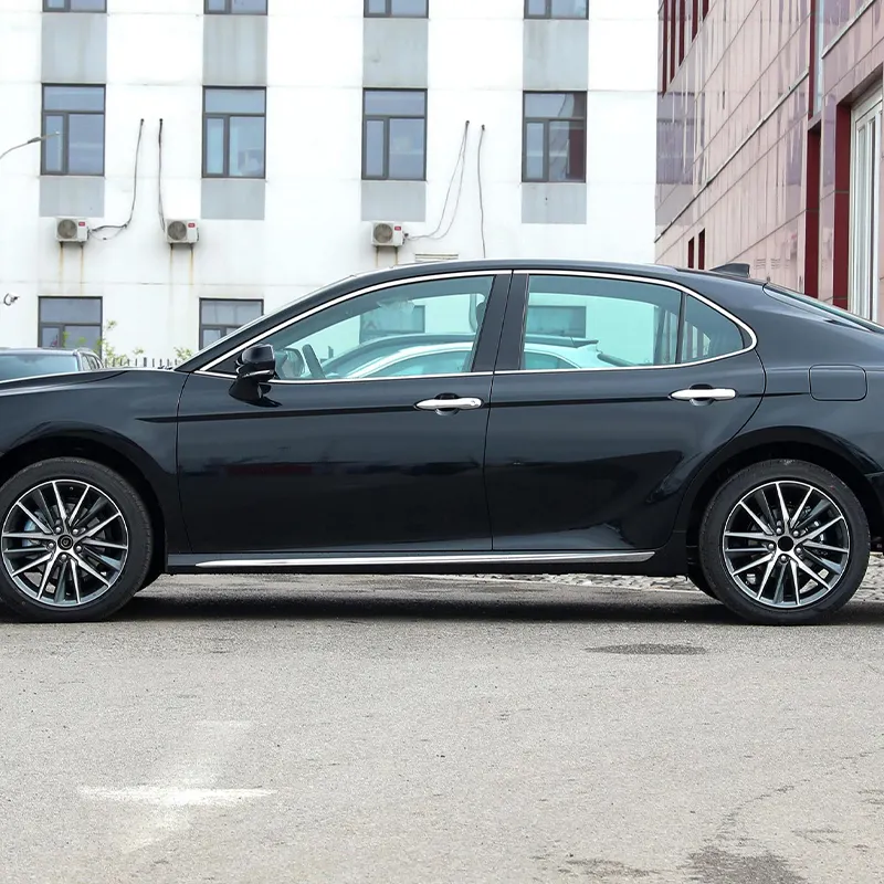 Vehículos a gasolina TOYOTA Camry 2023 2,5G Versión de lujo Coche de gasolina con volante a la izquierda para adultos Enlace de depósito Coche usado