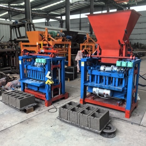 Máquina automática de bloques de hormigón a precio de fábrica de China con tolva para bloques de cemento de pavimentación entrelazada - Product Image 2