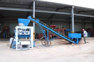 QT4-23A Semi <strong>Automatic</strong> Brick Paver Making <strong>Machine</strong> Brick Moulding <strong>Machines</strong> <strong>Block</strong> Making <strong>Machine</strong> <strong>Automatic</strong> for Sale - Product Image 2