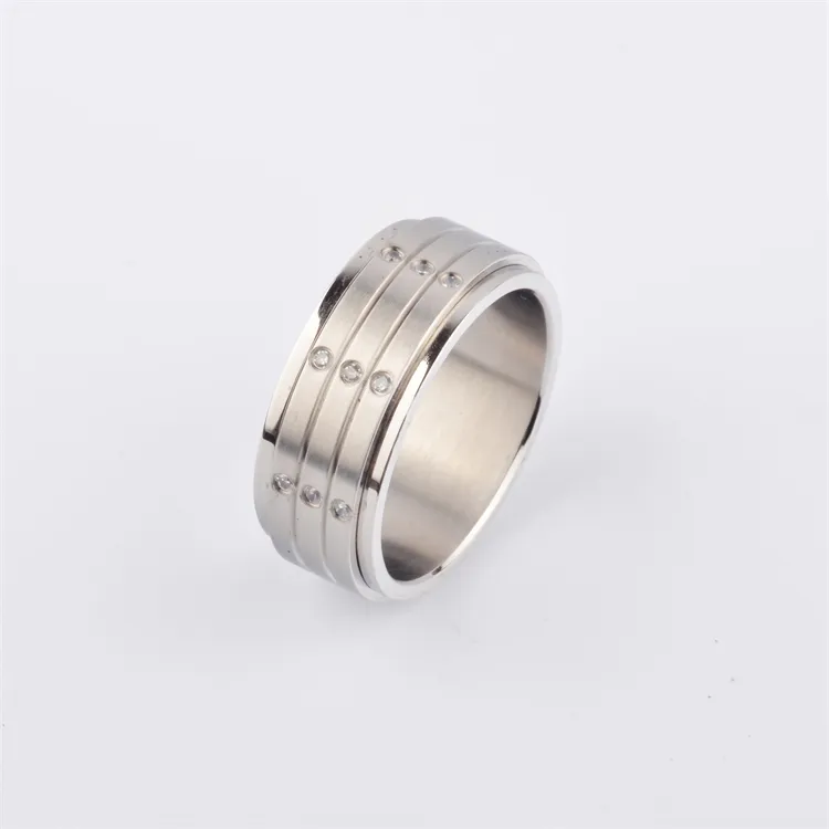 Anello minimalista vuoto personalizzato da donna con nome di coppia inciso personalizzato anello da dito da uomo con promessa in acciaio inossidabile all'ingrosso