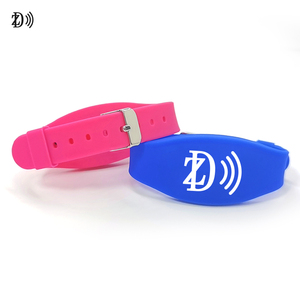 LOGO personalizzato regolabile ISO14443A MIFARE Classic EV1 1K RFID Silicone braccialetto di controllo di accesso alla serratura della palestra del parco acquatico - Product Image 3