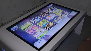 Mesa interactiva multitáctil, mesa inteligente de 43 pulgadas, juego de rompecabezas para educación, mesa de juegos interactiva, pantalla táctil - Product Image 4