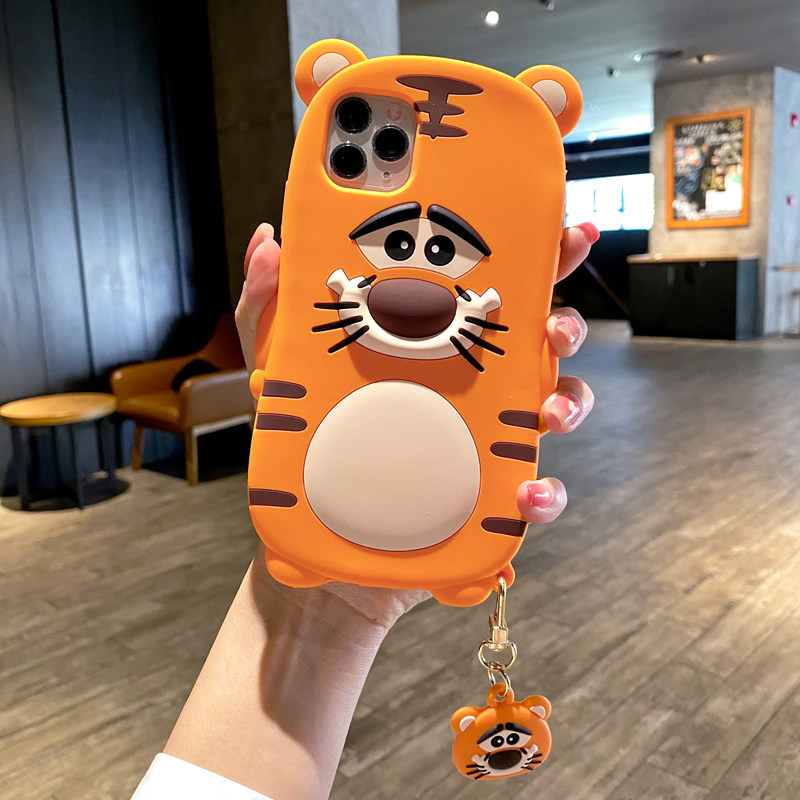 apple 14pro-stereo tiger pendant