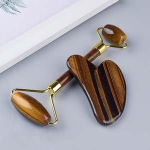 Popüler tarzı kaplan gözü yeşim rulo Gua Sha kiti kırışıklık kaldırmak yüz masajı ve gumassager masaj kahverengi yeşim rulo ve Gua Sha seti - Product Image 3