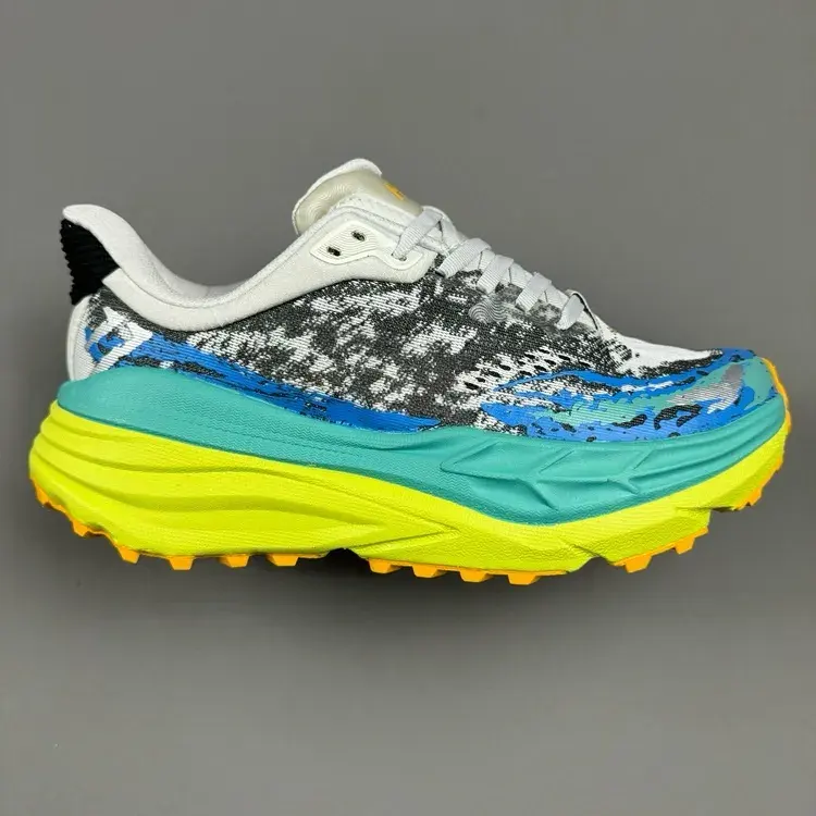 ฟ้า เขียว เทา