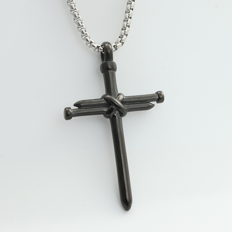 Pendentif noir (sans chaîne)