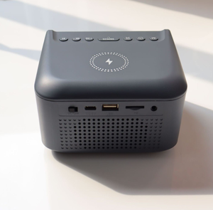 ワイヤレス充電3-in-1スピーカークロックワイヤレス充電HF18W多機能<span class=keywords><strong>Bluetooth</strong></span>スピーカーホームホテルギフト