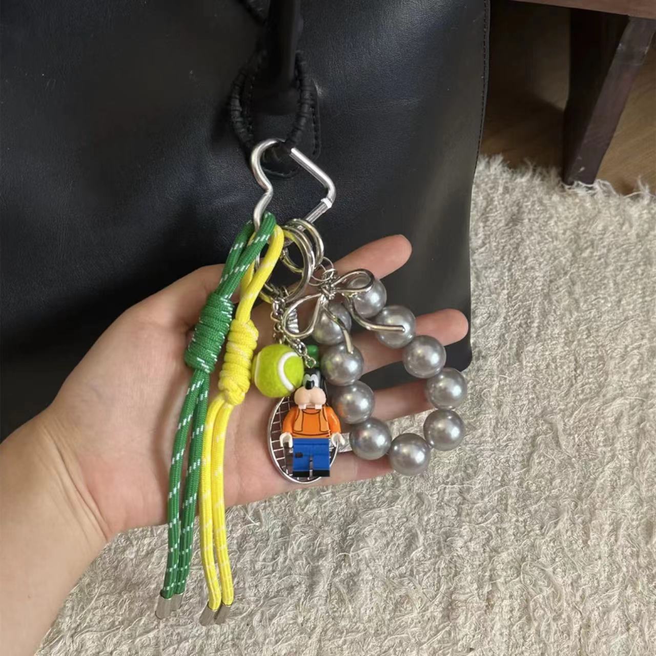 Goofy gray pearl yellow green rope (silver love buckle)