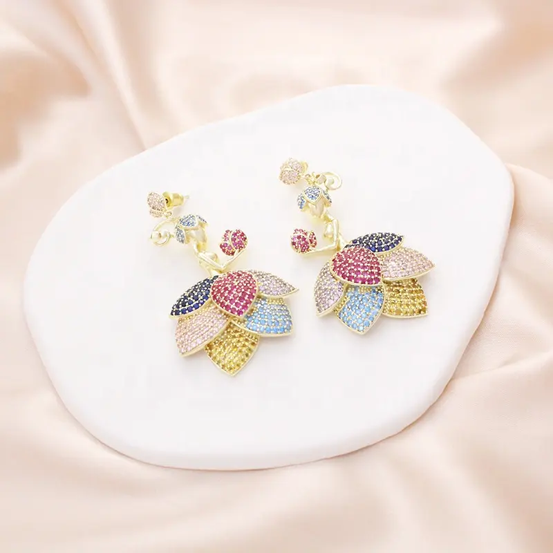 Personalización exclusiva Último diseño Cute Flower Fairy Cobre micro incrustaciones Joyería de lujo para mujer Pendientes de circón brillante