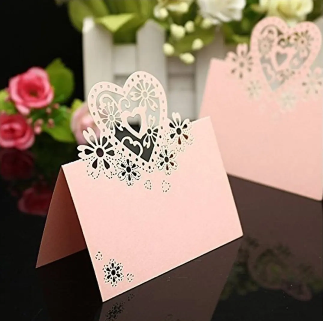 Hermoso corazón de amor cortado por láser lugar titular de la tarjeta de nombre de alta calidad tarjeta de boda decoración de mesa