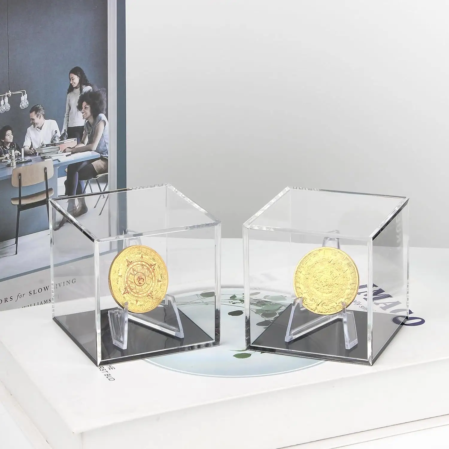 Caballete acrílico transparente personalizado soportes de exhibición múltiples anillos caja de almacenamiento monedas trofeo medalla vitrina para exhibición solamente