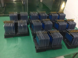 Fabricante de pantalla táctil capacitiva de 8 pulgadas TFT LCD pantalla táctil para aplicaciones industriales con orificio de botón cubierta de vidrio