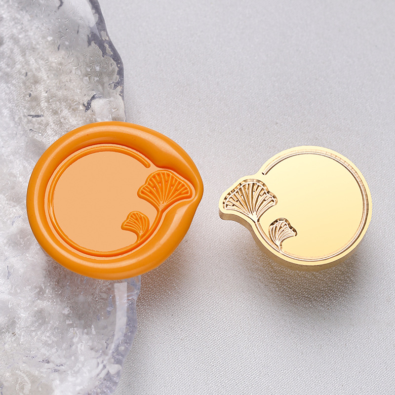 Ginkgo leaf border (irregular shape, 28.5x23.8mm)