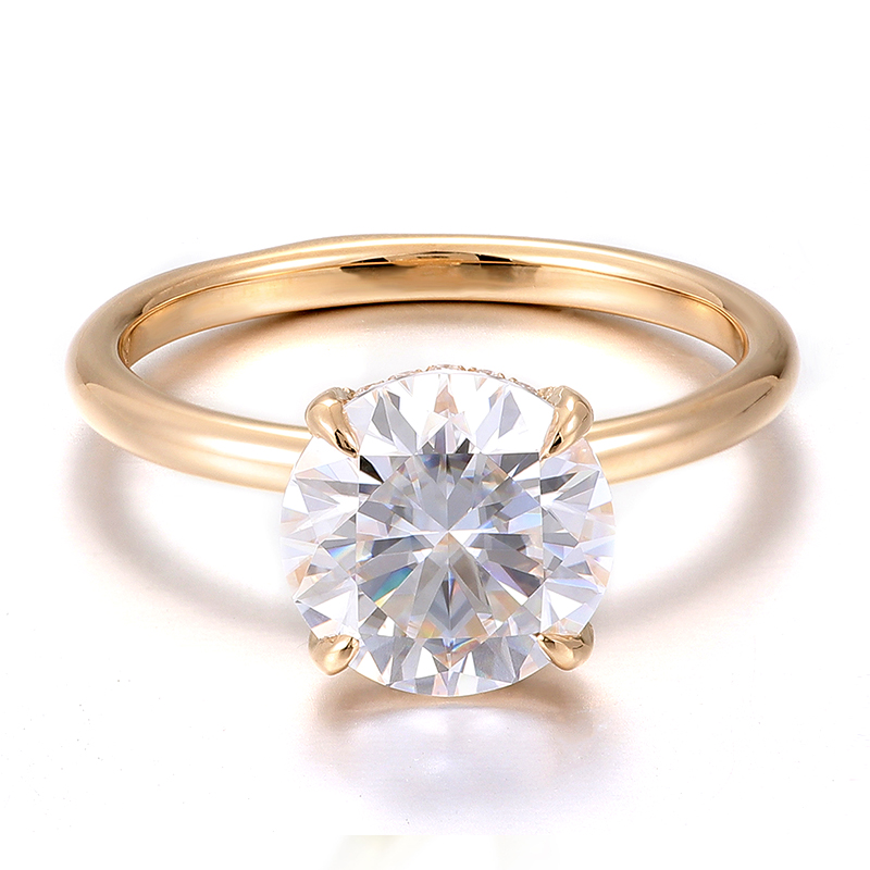 Bague en or massif 10K avec moissanite véritable.