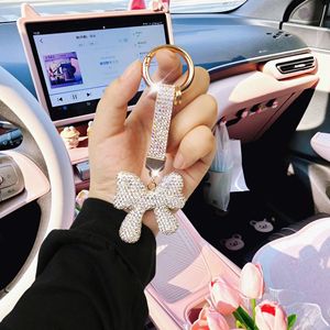 車のキーホルダーバッグペンダントクリエイティブオーナメントカスタムメタルキーホルダーカスタマイズされたキーリングアクセサリー