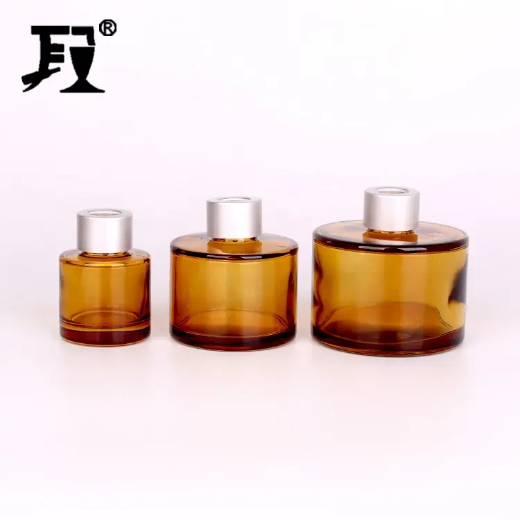 Großhandel leer 4 Unzen 50ml 120ml 200ml Bernstein runde Glasrohr Diffusor flaschen für Aroma Parfüm zum Verkauf