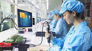 Mes System PC de panel industrial de 15,6 pulgadas HMI sin ventilador integrado todo en uno computadora industrial táctil capacitiva con lector Rfid - Product Image 5