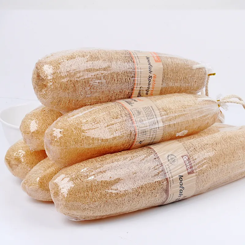 Produits de luffa biodégradables naturels en gros d'usine pour la cuisine ménage salle de bain outil de nettoyage quotidien de la maison en luffa naturel