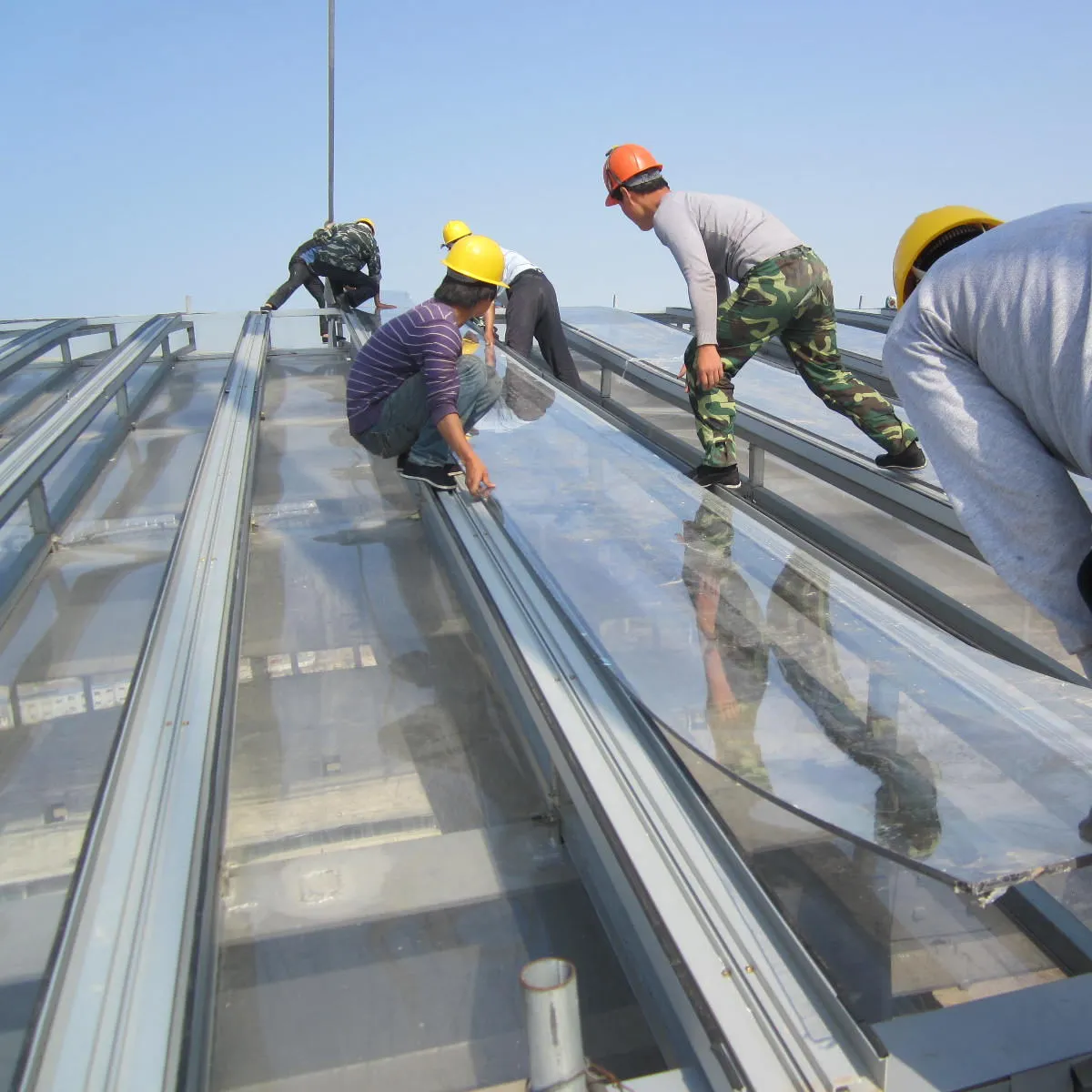 Feuille de polycarbonate personnalisée de bonne qualité pour la construction de toitures et de serres