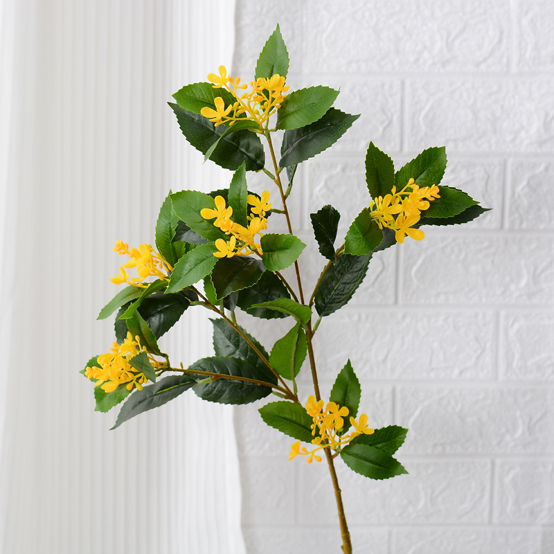 Grande fleur jaune à 5 fourches