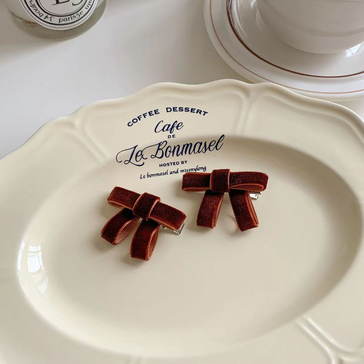 สีน้ำตาล