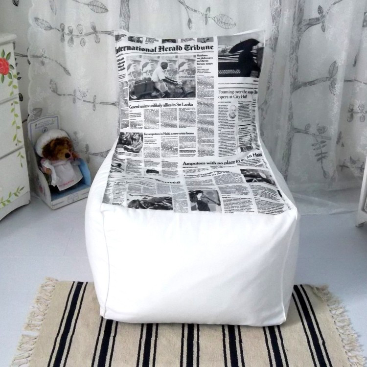 Newspaper (91x67x81)cm